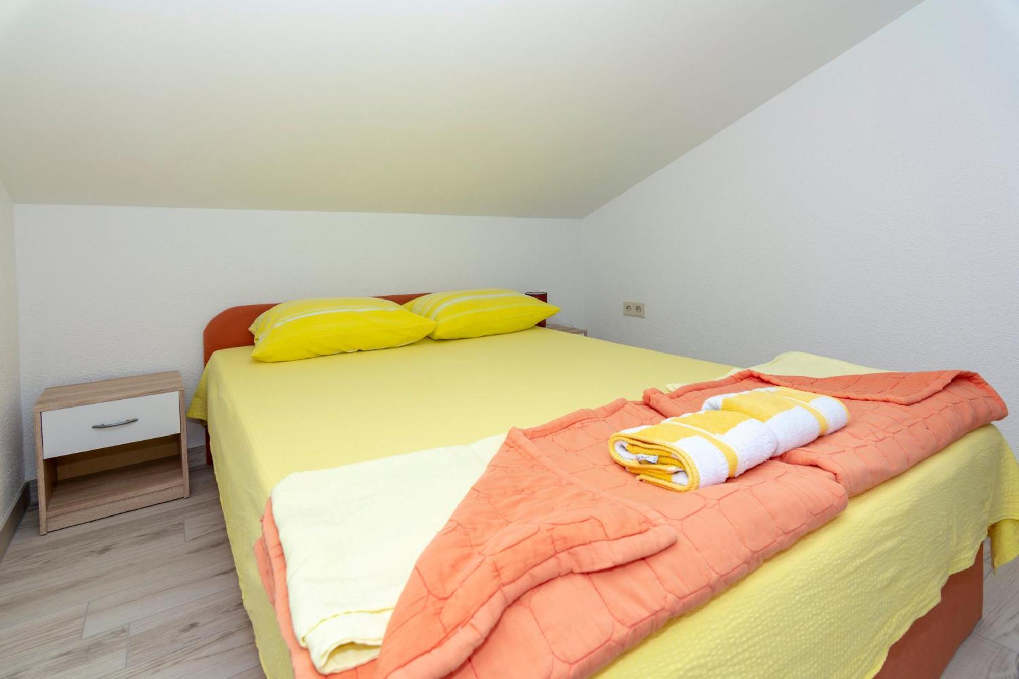 Apartmani Filip Đảo Pag Ngoại thất bức ảnh