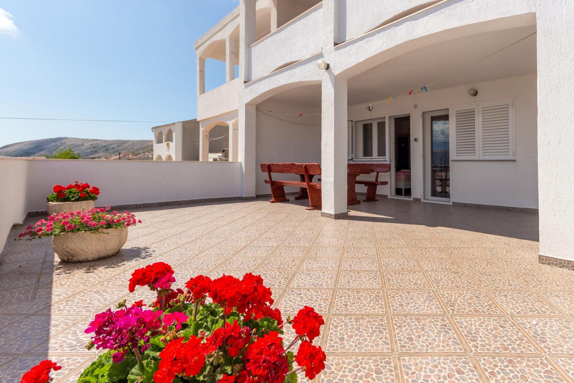 Apartmani Filip Đảo Pag Ngoại thất bức ảnh